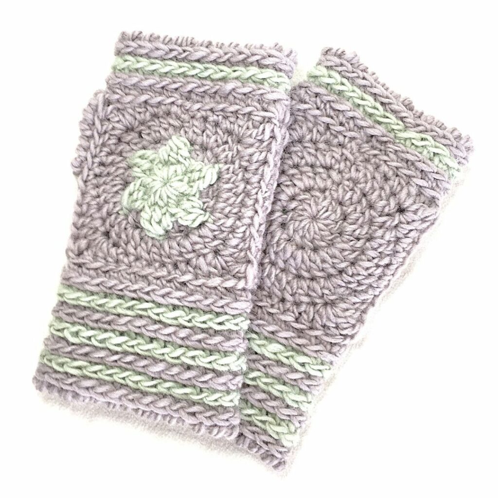 crocheted_topstar_mittens_pair crocheted topstar mittens